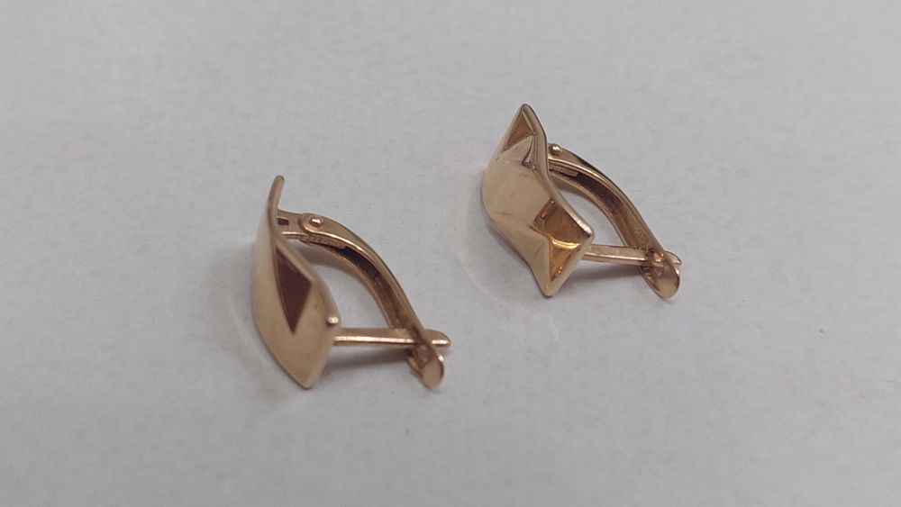 Золотые серьги 585