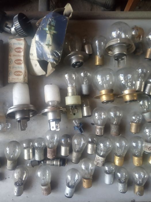 Лампочки разные. Л