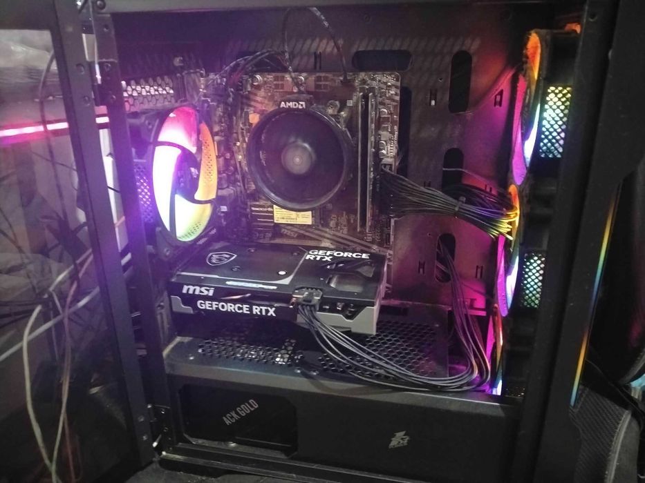 Геймърски компютър AMD Ryzen 5-5500, Nvidia Geforce 5060, РАМ 32ГБ