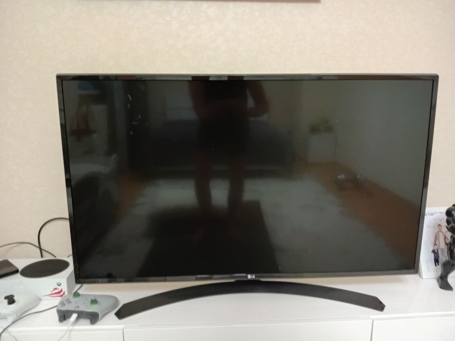 X box series s  и телевизор  LG .