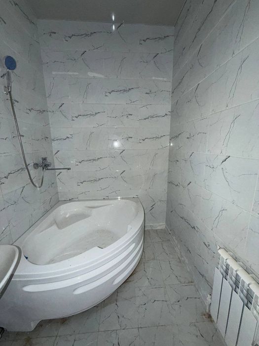 Arzonga 2 xonali kvartira srochna sotiladi