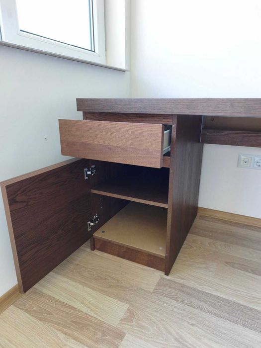 IKEA MALM бюро, черно-кафяво