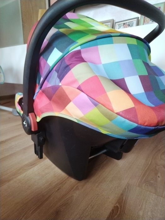 Кош за кола с дъждобран и зимен чувал