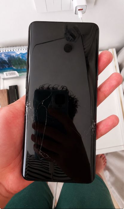 Обменяю самсунг с9+