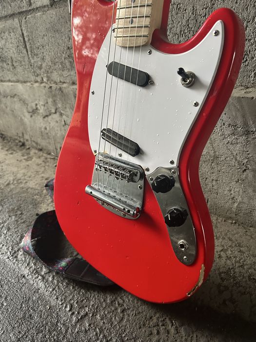 Squier sonic mustang red