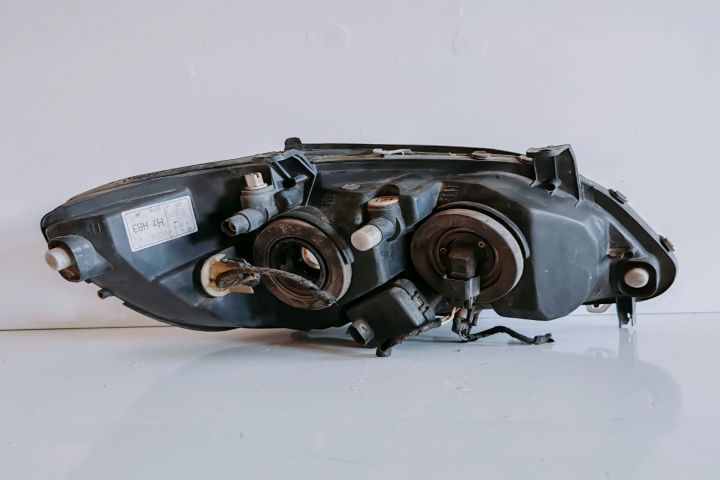 Far Stanga 205738B Opel Zafira A