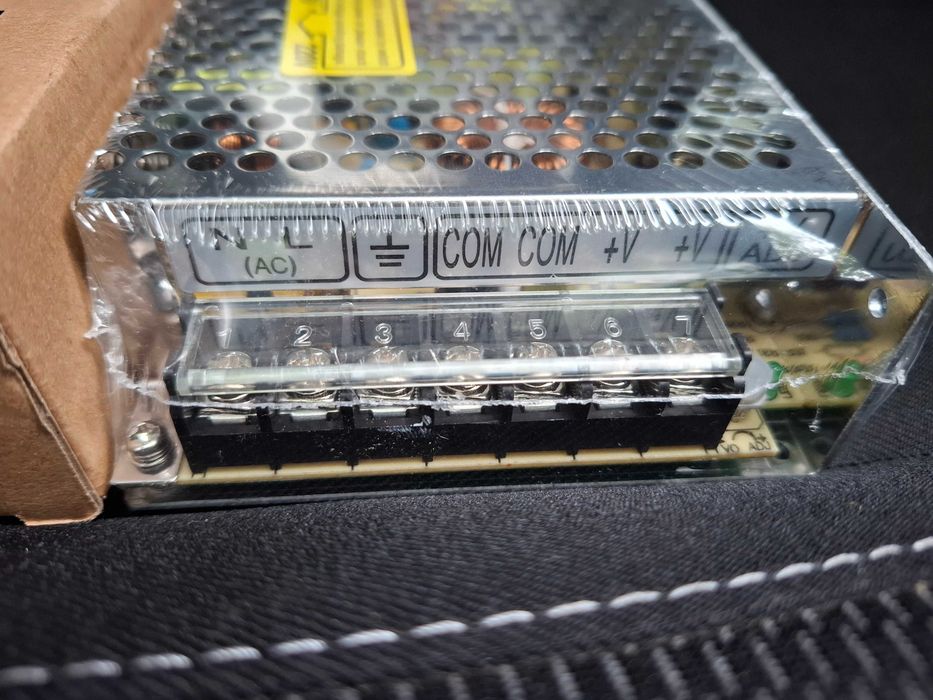 Индустриални импулсни захранвания 24V/100W