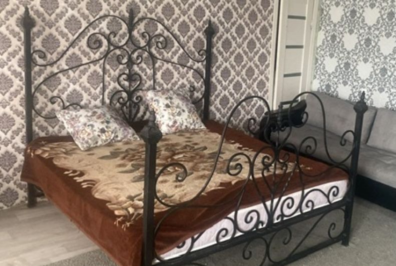 Продам 2х спальную кровать