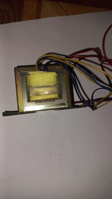 Продам Трансформатор Понижающий с 220 V на 12 вольт