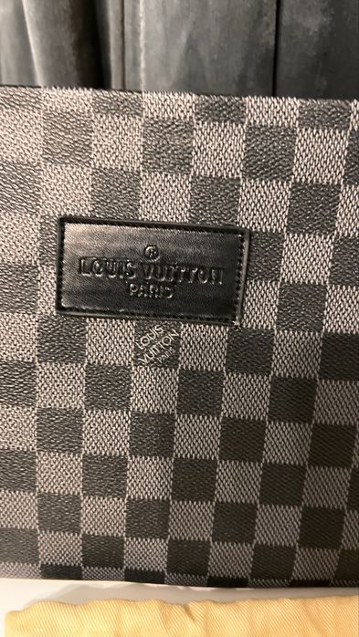 Louis vuittion clutch bag