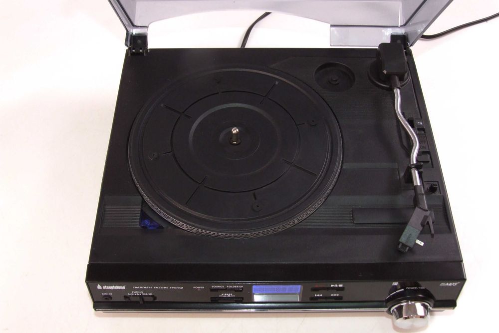 Pickup STEEPLETONE: digitalizeaza, transforma semnalul audio de la LP-uri, casete, benzi, CD-uri in MP3, NOU