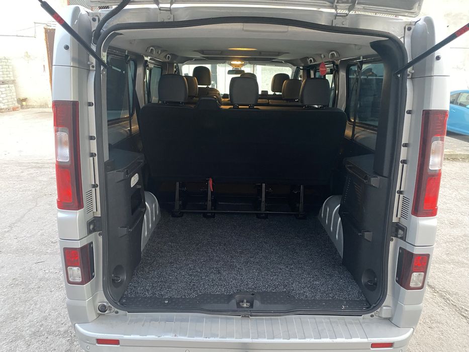 Inchiriere Auto microbuz 8+1 locuri ,Minivan rent ,Rent a Car