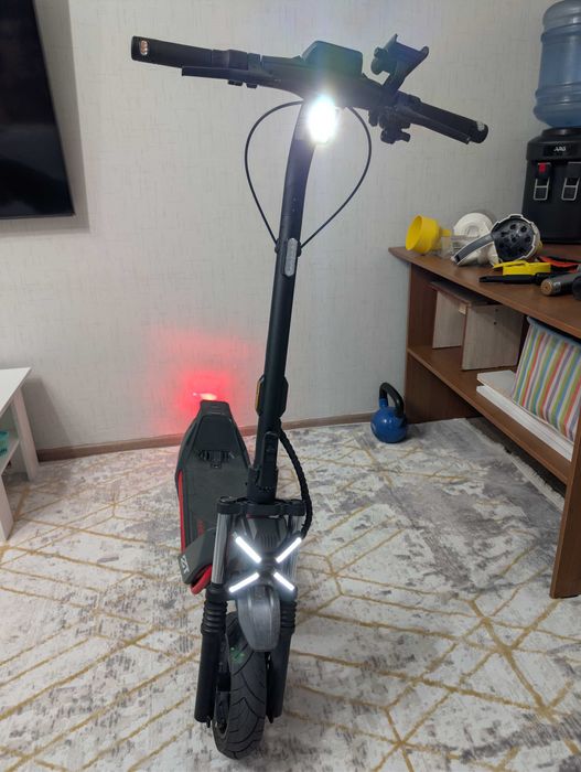 Электросамокат Segway ZT3 Pro