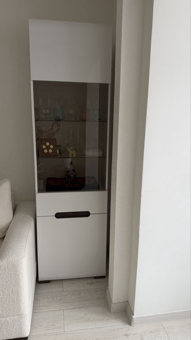 Шкаф для гостиной