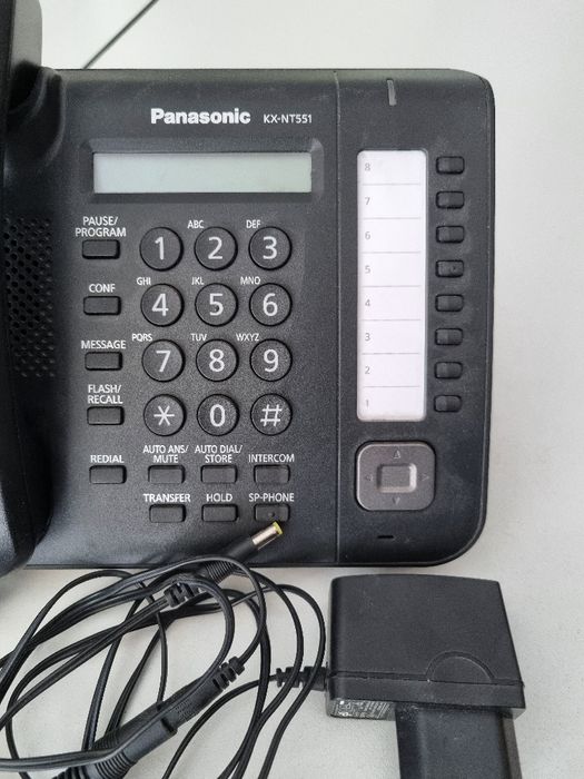 Продавам специализиран IP телефон Panasonic KX-NT551 /дисплей