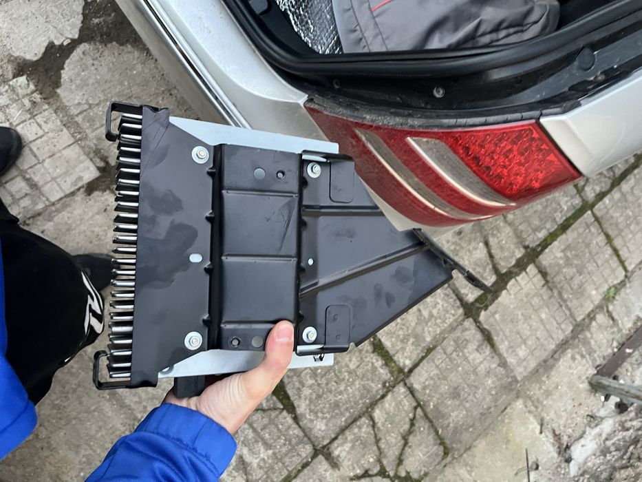 Усилвател w211 mercedes