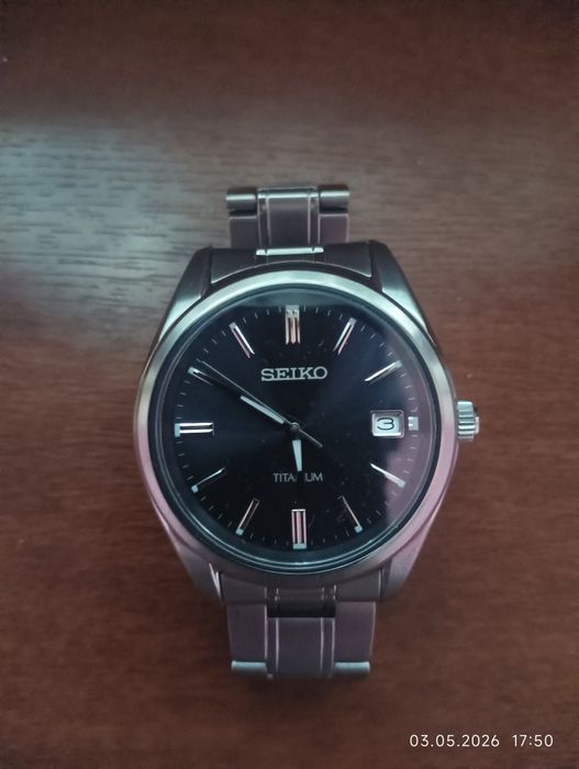 Часы  SEIKO корпус и браслет с титана.
