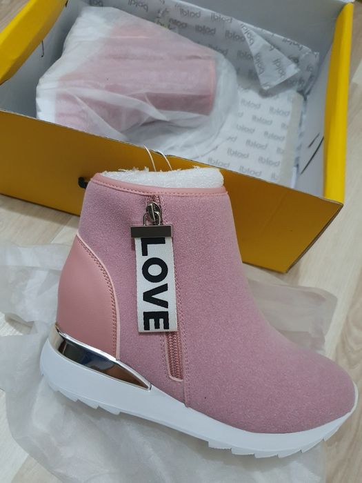 Продаётся обувь 5000