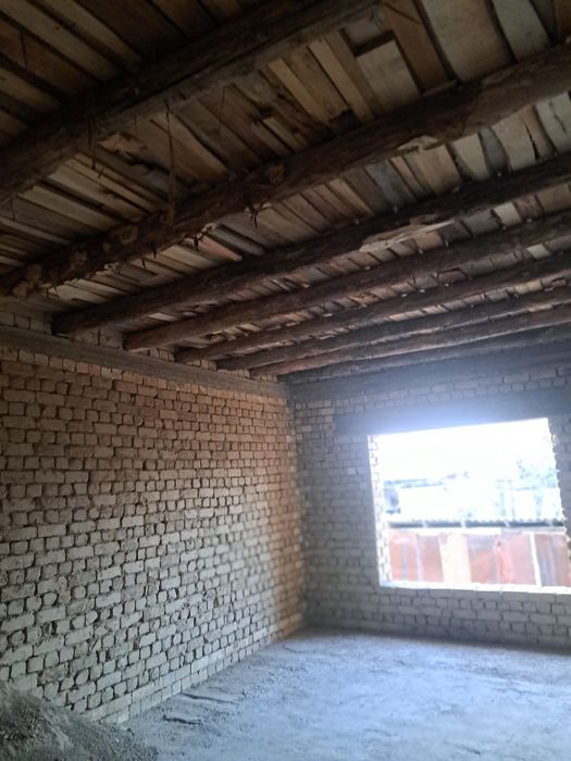 Уй сотилади келесда сантўрада