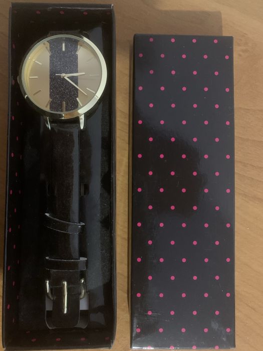 Дамски часовник нов