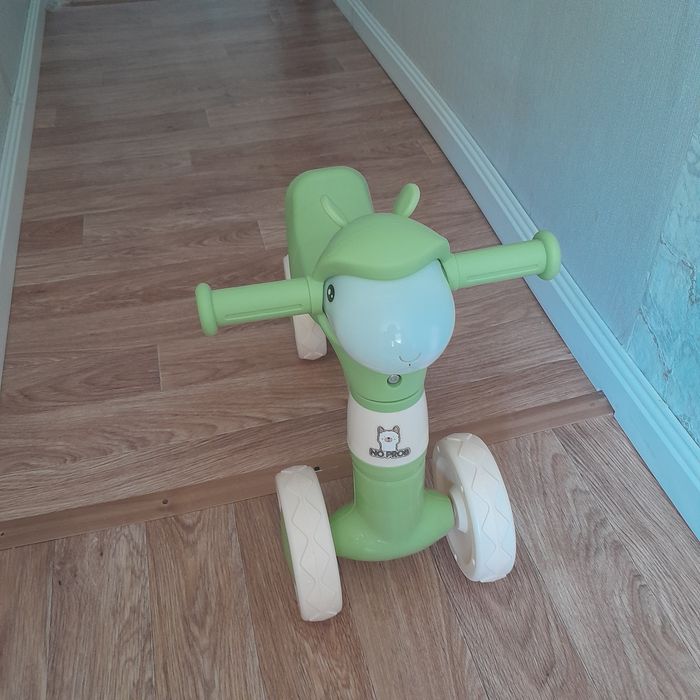 Продам детский беговел