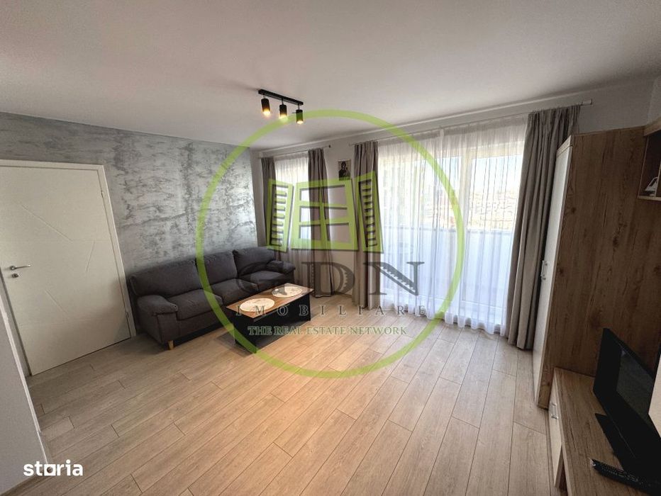 Garsoniera semidecomandata cu bucatarie separata, 39mp + balcon, compl