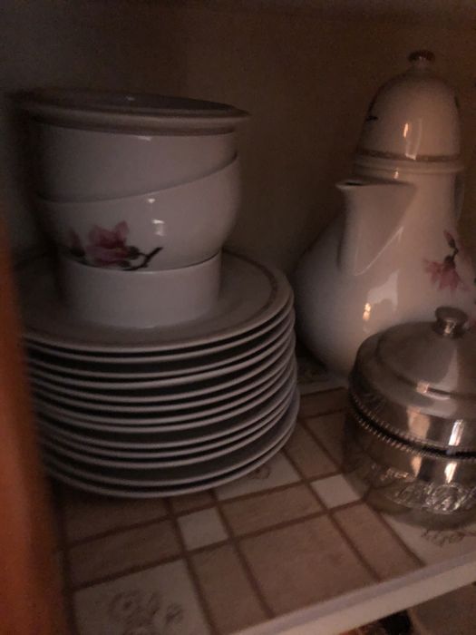 Порцеланов сервиз