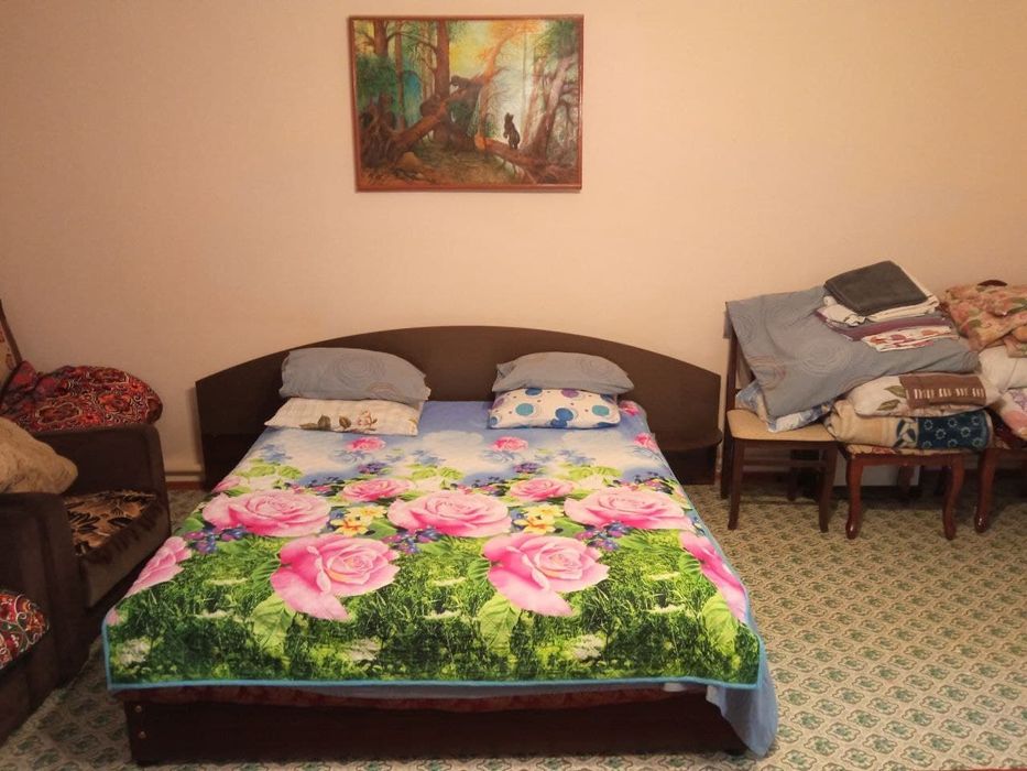 Домик кирп в Яшнабад рай 3 уровня,со всеми коммуникациями, есть сауна.