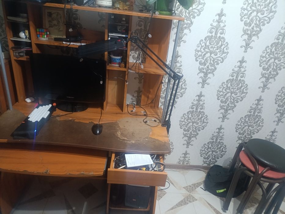 Компьютерный стол