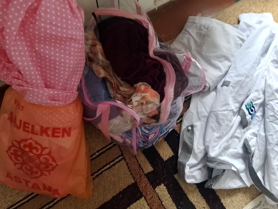 Киімдер пакет пасуда кілемдер беремин