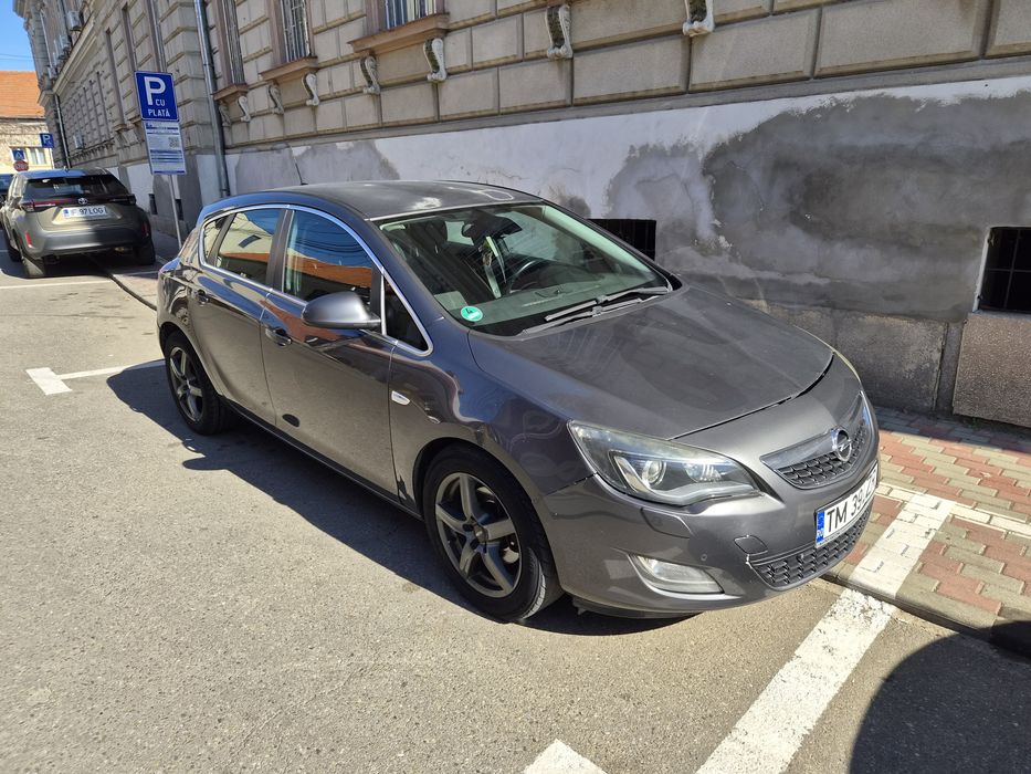 Opel Astra J  2010