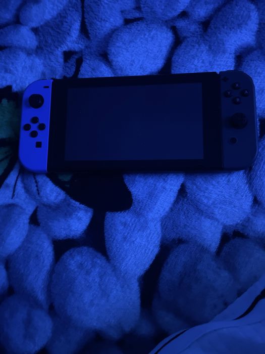 Nitendo switch+dock+cont fn gold 1+cont asphalt 9 legends cu seria 6
