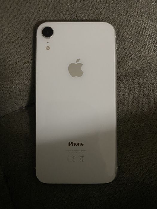 Продам IPhone XR 64GB AKB-82