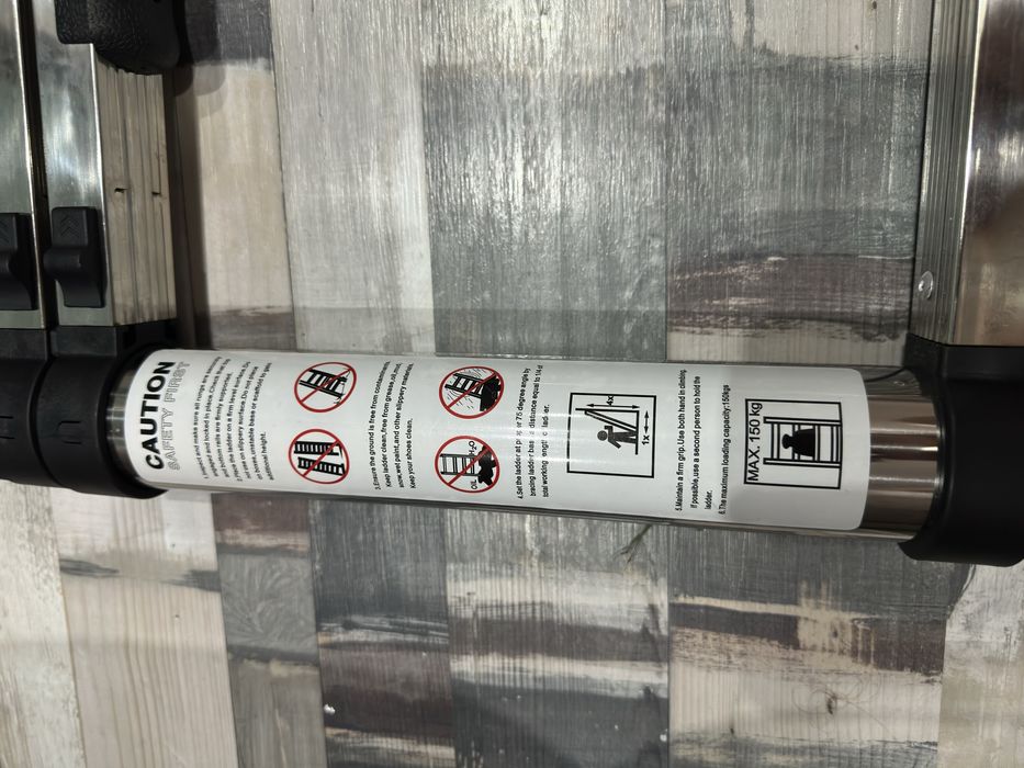 продавам телескопична стълба 3,2м.