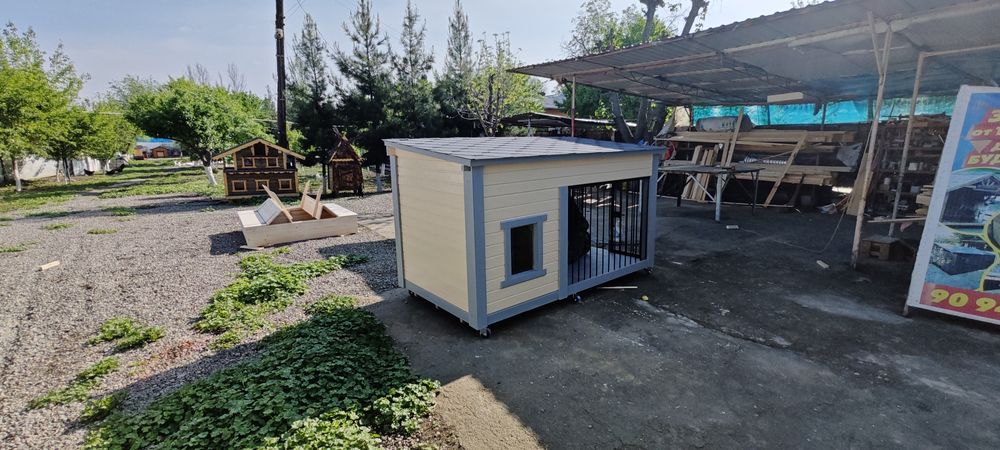 Вольер с будкой. Теплый очень.