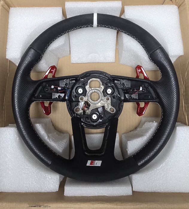 Volan Audi cu încălzire  piele alcantara si piele perforata