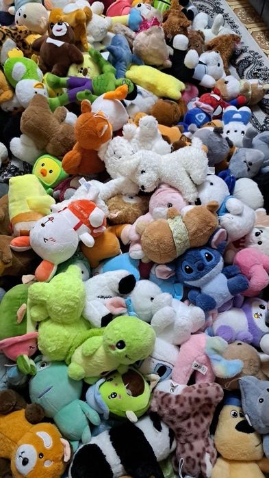 Совершенно новые мягкие игрушки отдам за 10000с