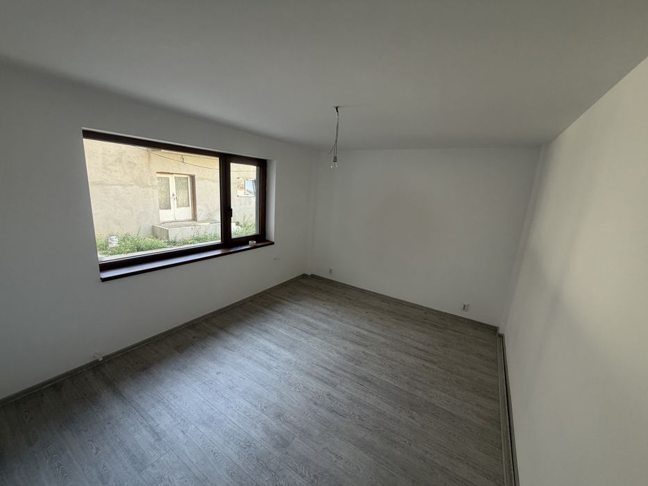 Proprietar !!! Vand apartament cu 2 camere
