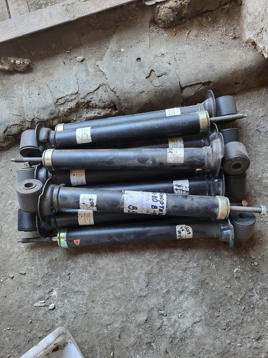 Задние стойки ауди 80б4