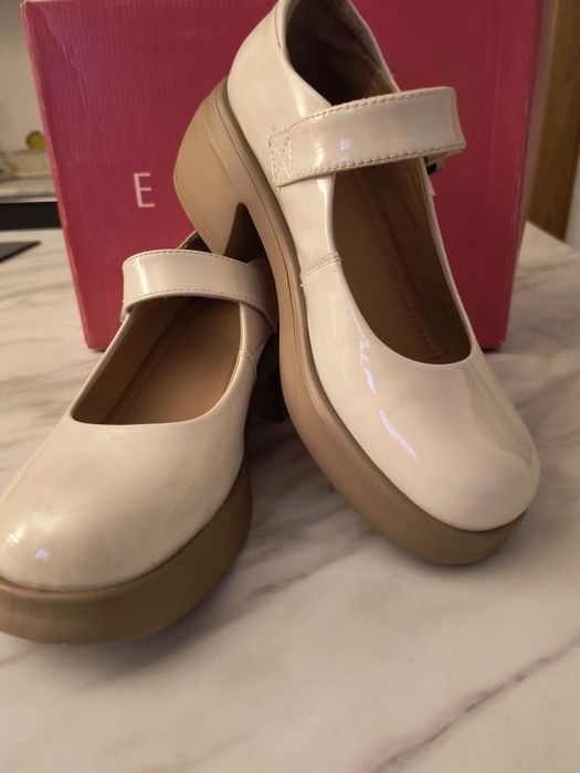 Pantofi piele lăcuită Epica