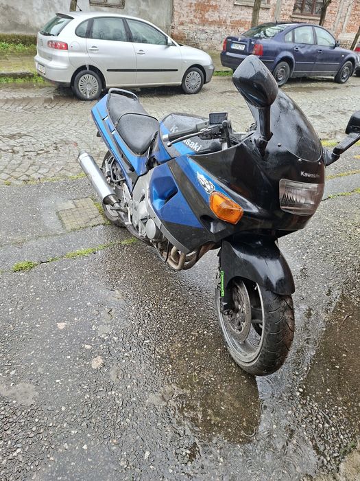 Продава се Kawasaki ZZR 400