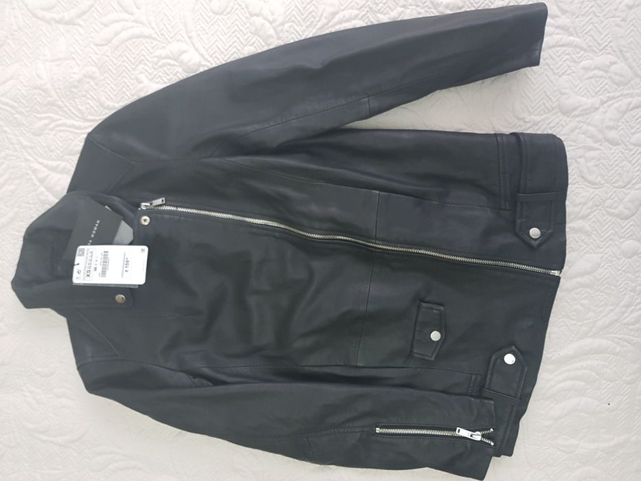 Geaca din Piele Zara de fete Pret de week 500 lei 2 buc