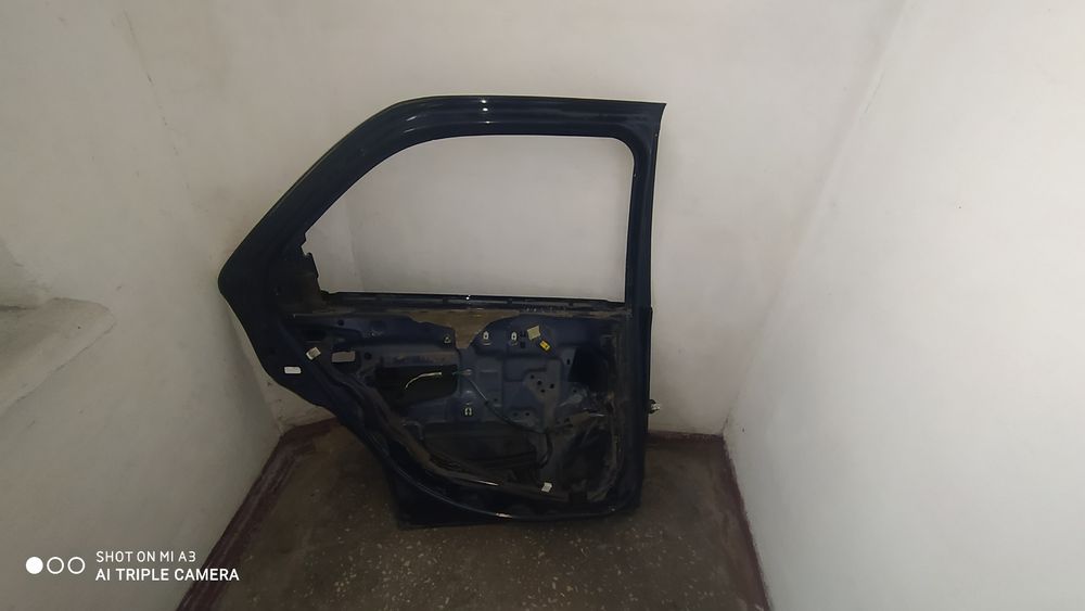 Продам дверь на Камри 20