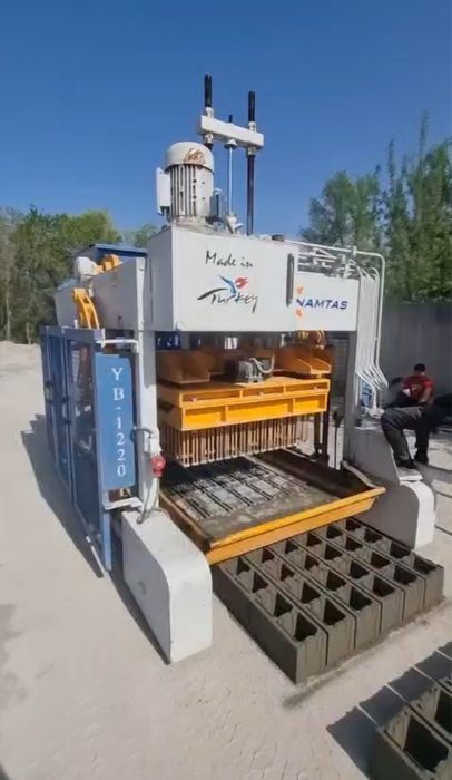 Продам турецкий станок для производства сплиттерных блоков