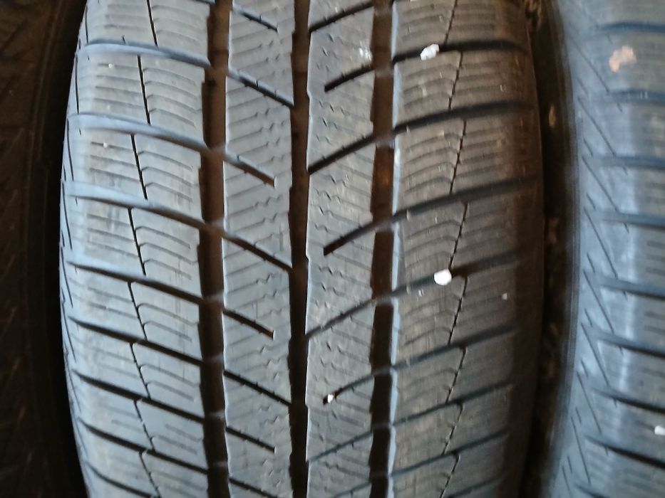Зимни гуми 17цола Barum Polaris.5..215/60/17..7мм-грайфер 2018година