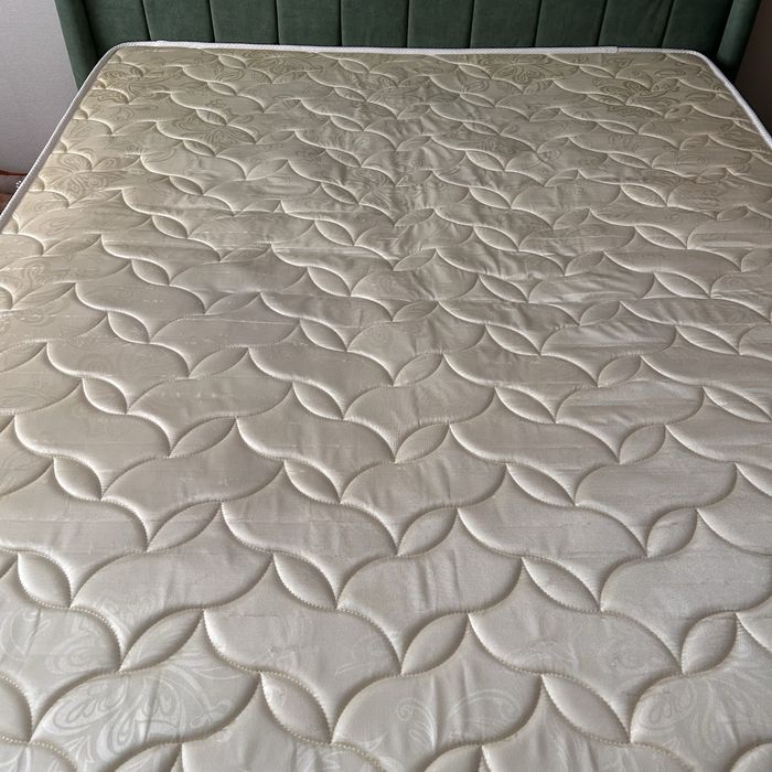 Продам матрас в отличном состоянии