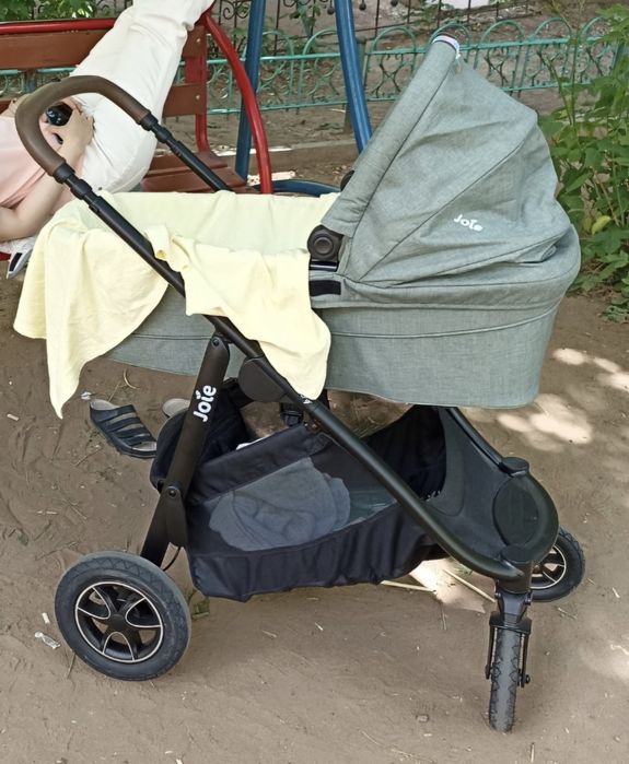 Коляска 2 в 1 в отличном состоянии