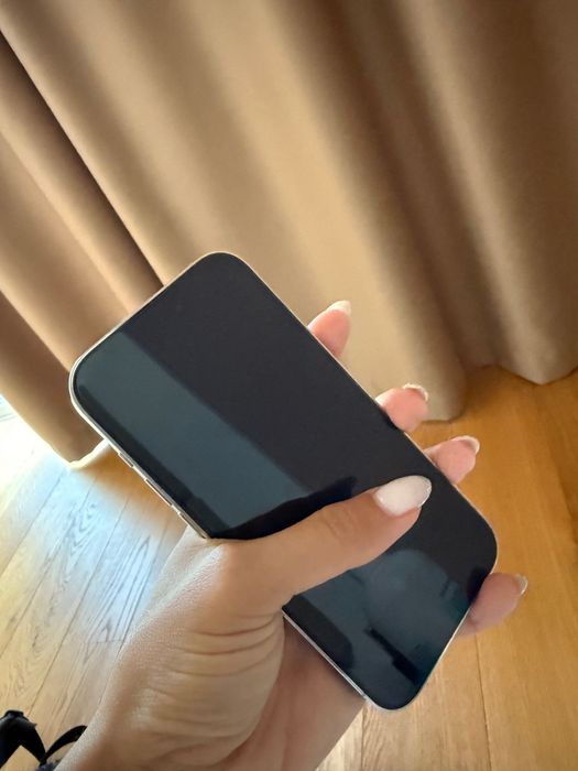 Продавам iphone 14 pro/256