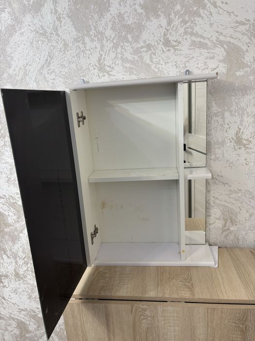 Шкаф зеркало в ванну