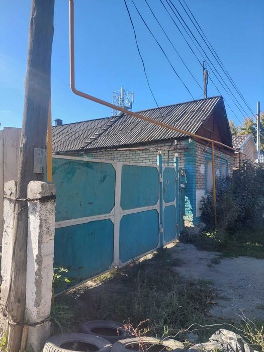 Продаётся земельный участок с домом под реконструкцию или снос